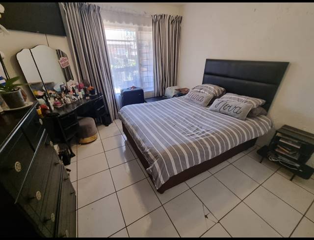 2 BEDROOM APARTMENT FOR SALE IN GLENVISTA